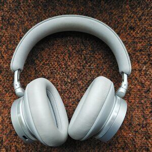 Bang & Olufsen Beoplay H95